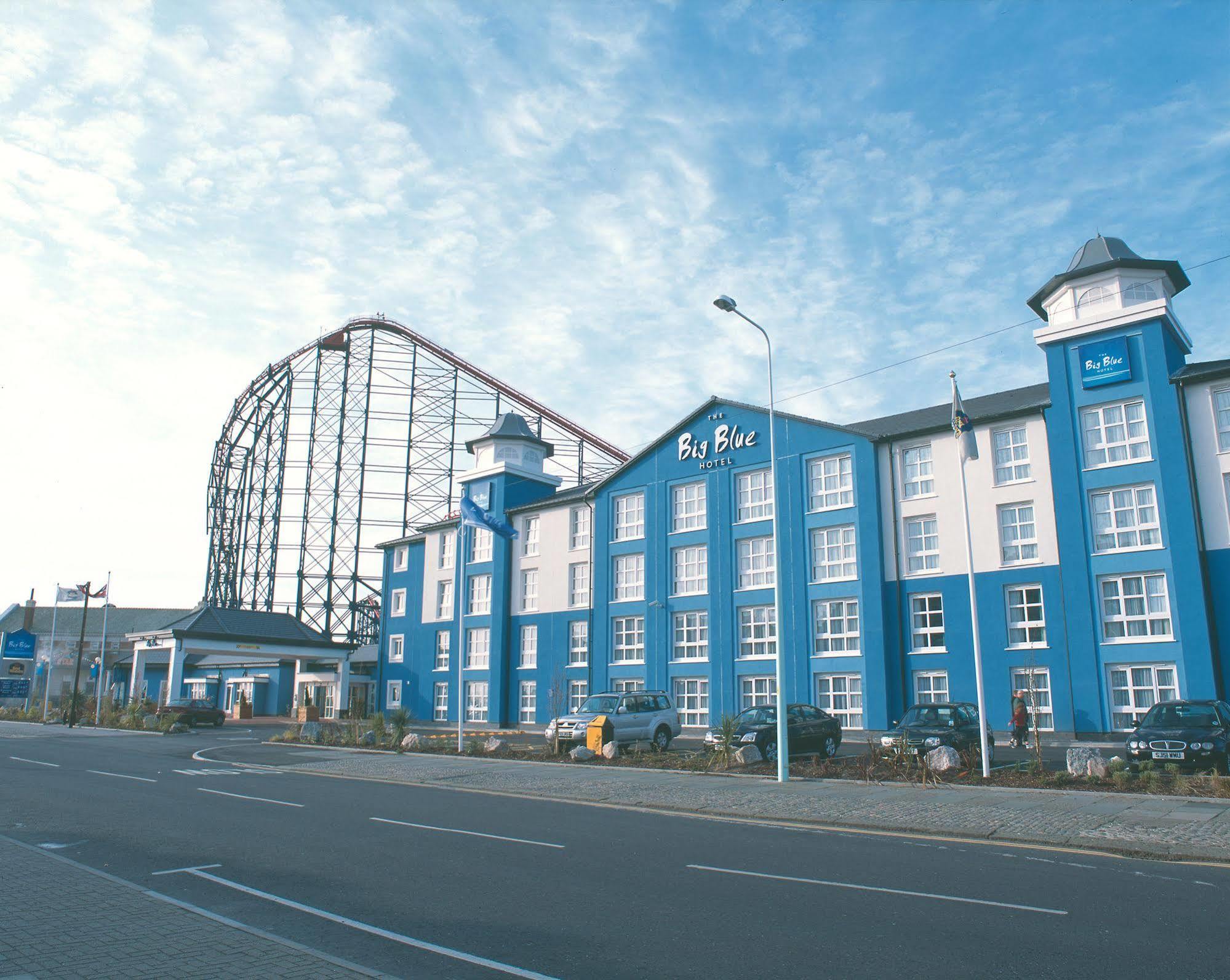 The Big Blue Hotel - Blackpool Pleasure Beach מראה חיצוני תמונה